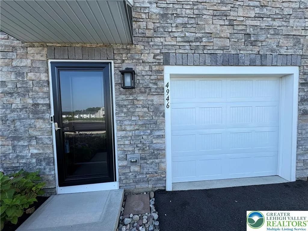Foto 4 de 4946 Brookside Court