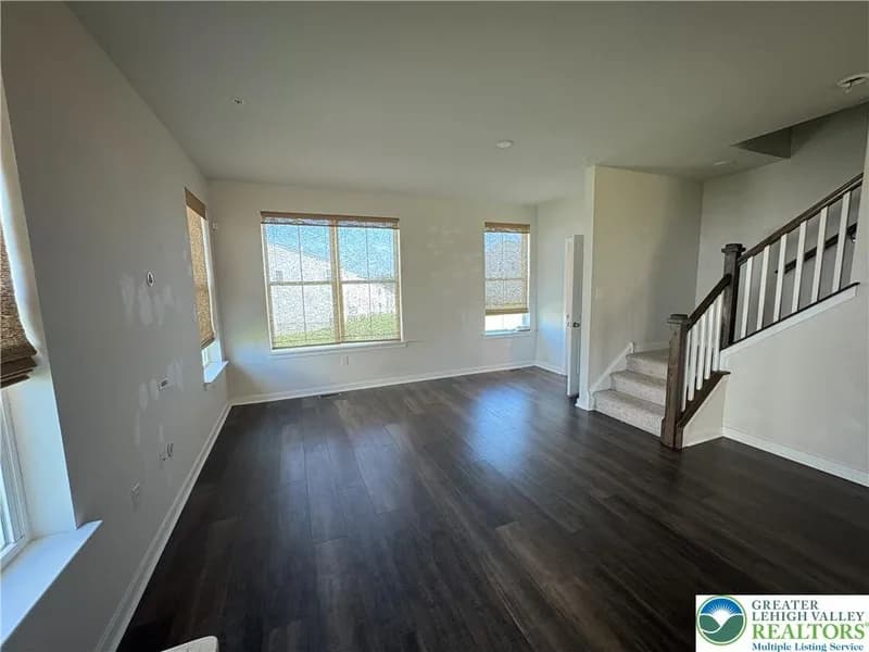 Foto 5 de 4946 Brookside Court