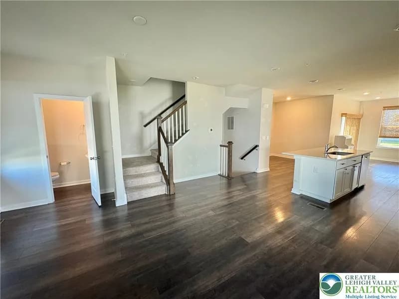 Foto 6 de 4946 Brookside Court